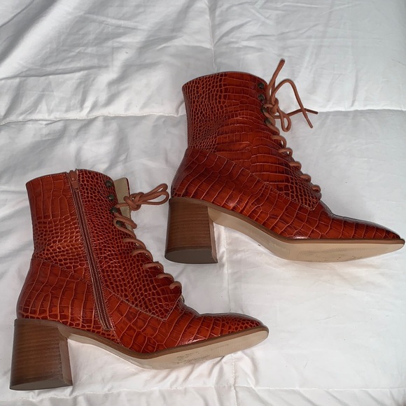 Miista Shoes - E8 by Miista Lace-Up Leather Ankle Boots